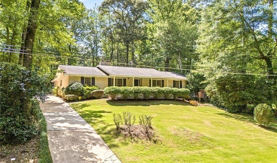 1305 HICKORY Ln, Auburn, AL 36830 - 4 Beds, 3 Bath