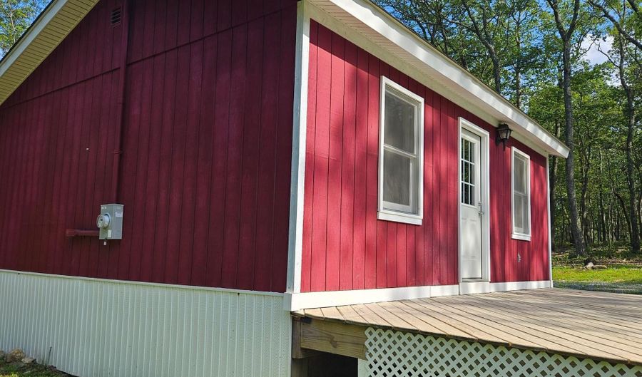 136 N PIONEER Ln, Augusta, WV 26704 - 2 Beds, 1 Bath