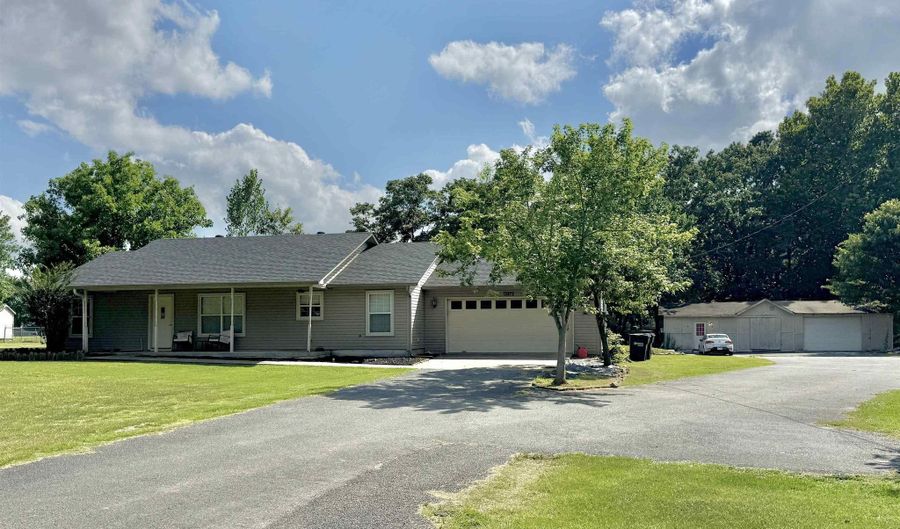 15825 Childress Rd, Bauxite, AR 72011 - 3 Beds, 2 Bath