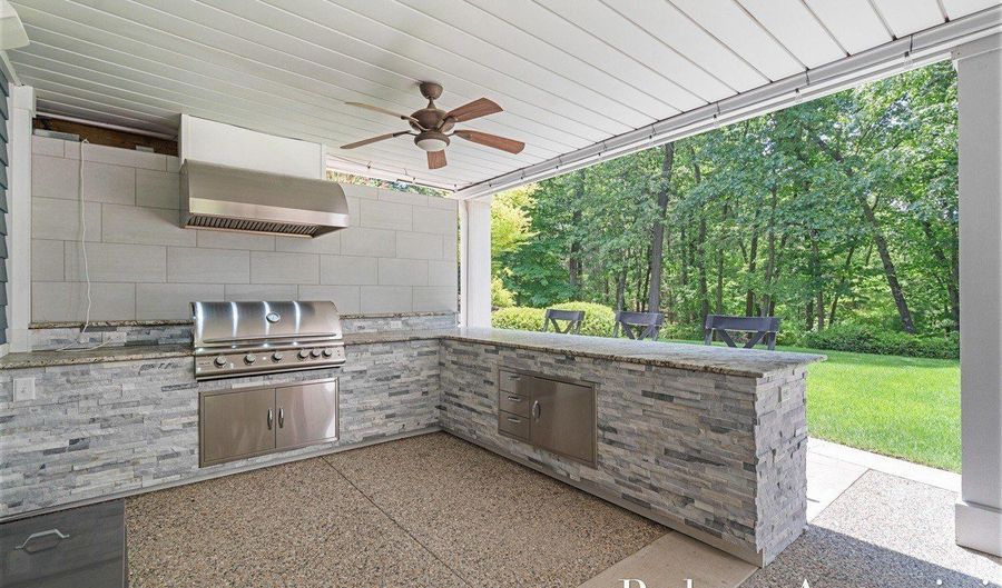 1977 EMERALD GLEN Ct, Ada, MI 49301 - 6 Beds, 5 Bath