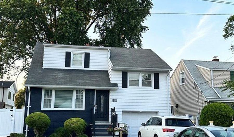 201 Maiden Ln, Bergenfield, NJ 07621 - 3 Beds, 2 Bath