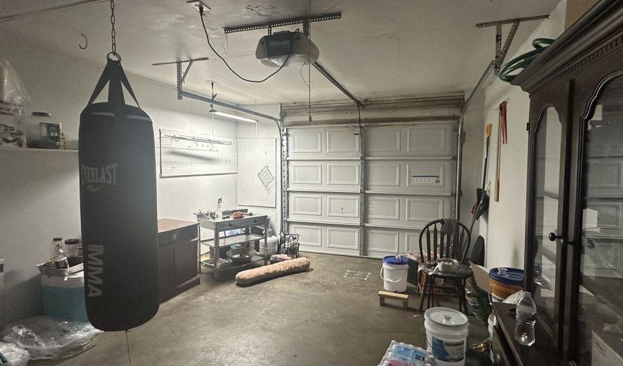 731 W Stop 11 Rd, Indianapolis, IN 46217 - 3 Beds, 2 Bath