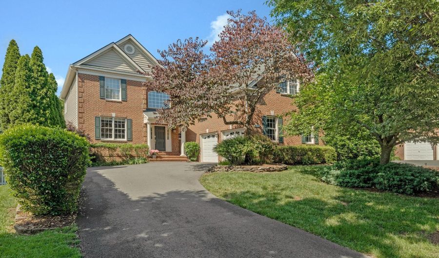 43485 FOXGROVE Ct, Ashburn, VA 20147 - 4 Beds, 5 Bath