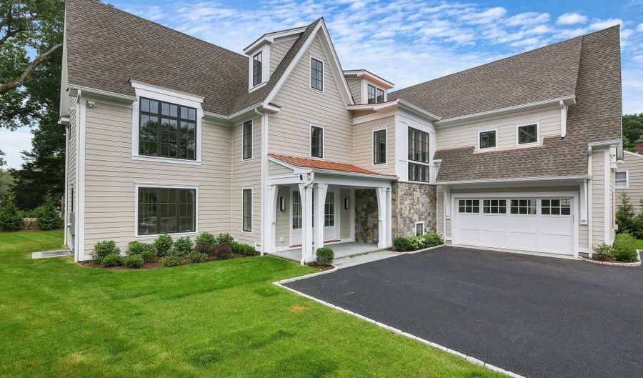 8 Fado Ln, Cos Cob, CT 06807 - 5 Beds, 7 Bath