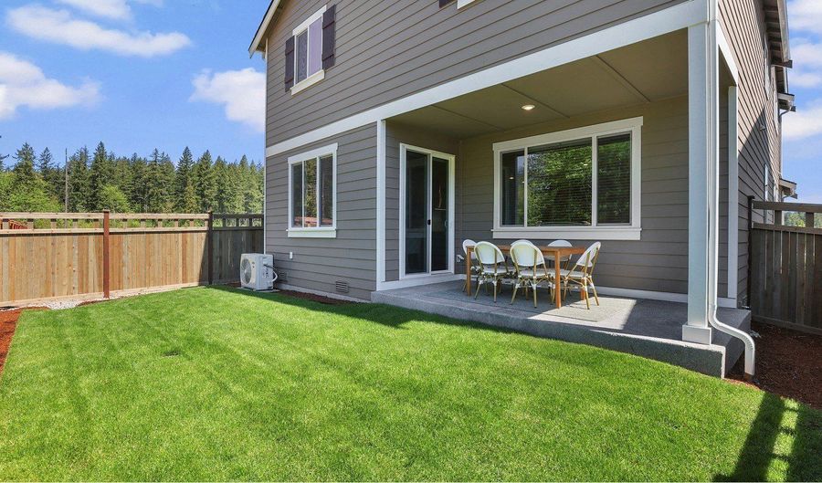 32370 Myrtle Ave SE, Black Diamond, WA 98010 - 4 Beds, 3 Bath