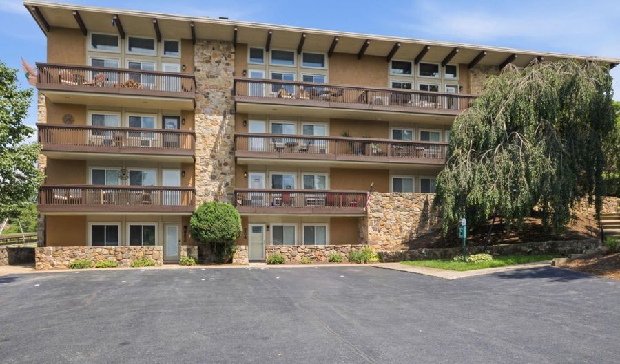1836 FAIRWAY Dr 213, Basye, VA 22810 - 1 Beds, 1 Bath