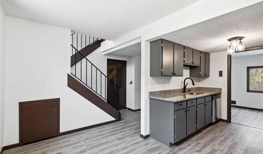 7502 Germane Trl, Apple Valley, MN 55124 - 2 Beds, 2 Bath