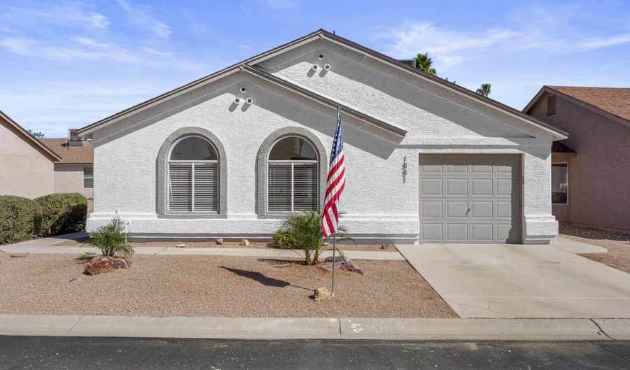 1881 E KERBY FARMS Rd, Chandler, AZ 85249 - 2 Beds, 2 Bath