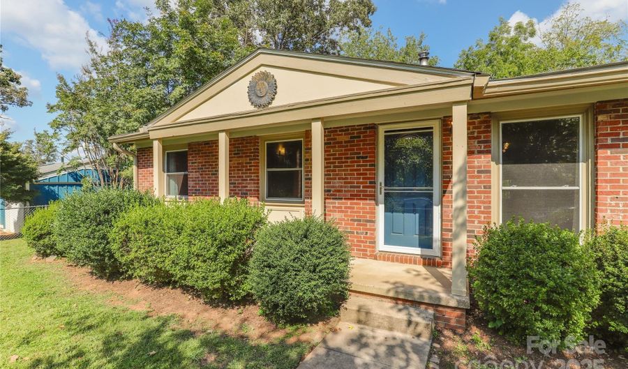 65 First St, Asheville, NC 28803 - 3 Beds, 2 Bath