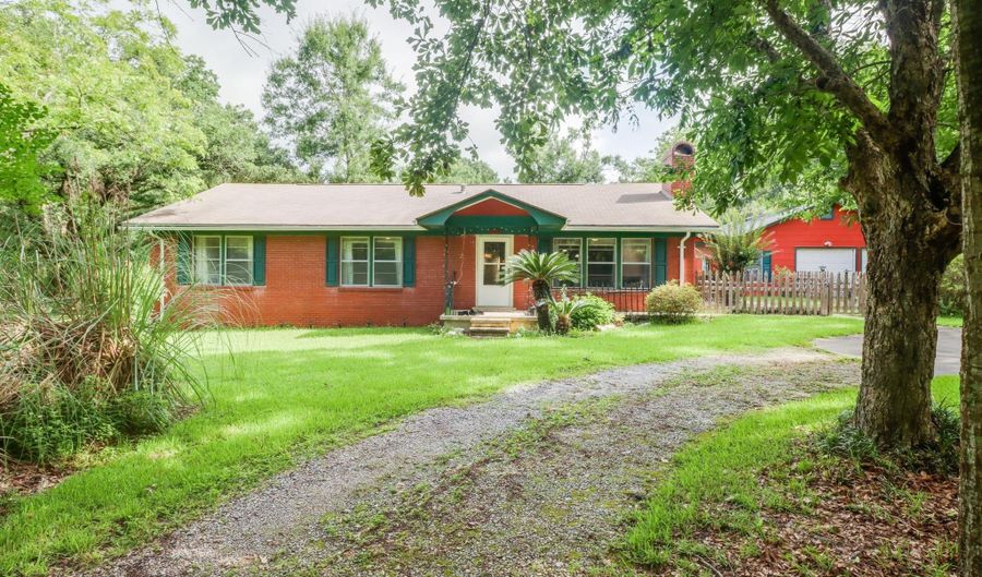 8474 Woolmarket Rd, Biloxi, MS 39532 - 3 Beds, 2 Bath