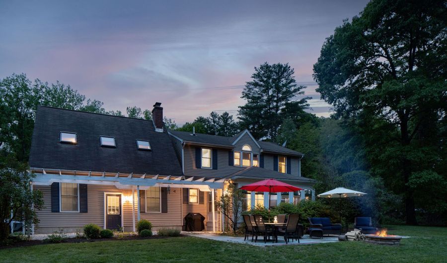 100 Sand Rd, Canaan, CT 06031 - 4 Beds, 2 Bath