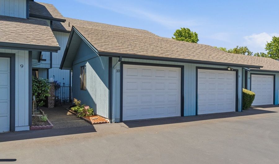 3335 JACKSON St 10, Albany, OR 97322 - 2 Beds, 2 Bath