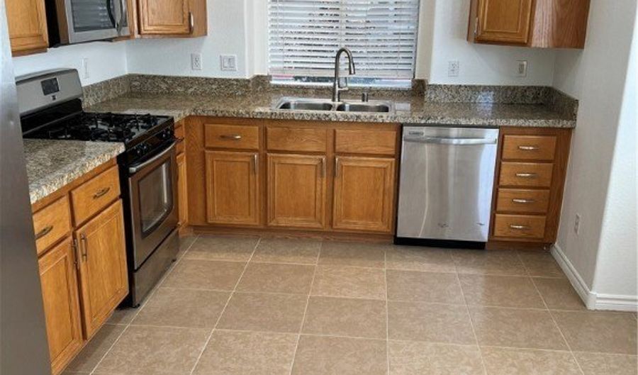1013 Collingtree St, Las Vegas, NV 89145 - 3 Beds, 3 Bath