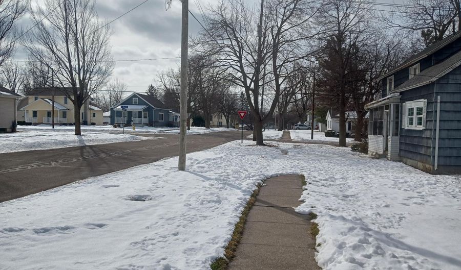 611 Croswelll St, Adrian, MI 49221 - 1 Beds, 1 Bath