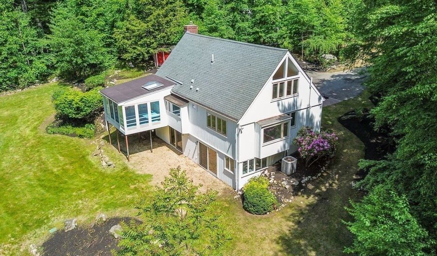 13 Long Ridge Rd, Acton, MA 01720 - 3 Beds, 2 Bath