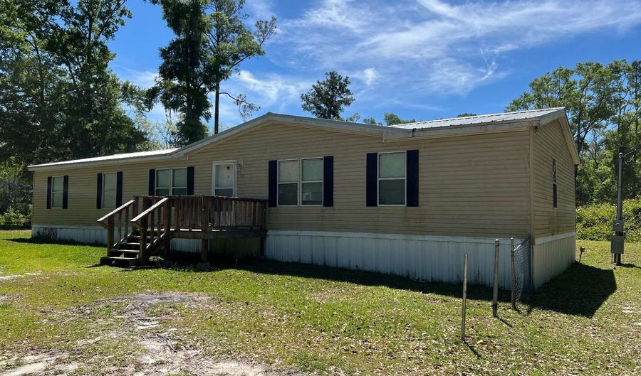 126 NW WHITNEY Gln, Lake City, FL 32055 - 3 Beds, 2 Bath