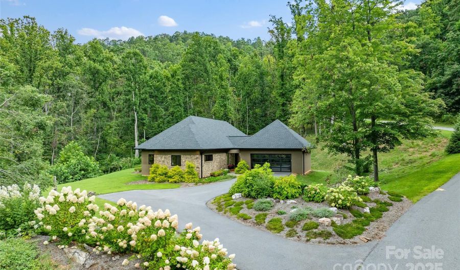 14 Starling Pass, Asheville, NC 28804 - 3 Beds, 4 Bath