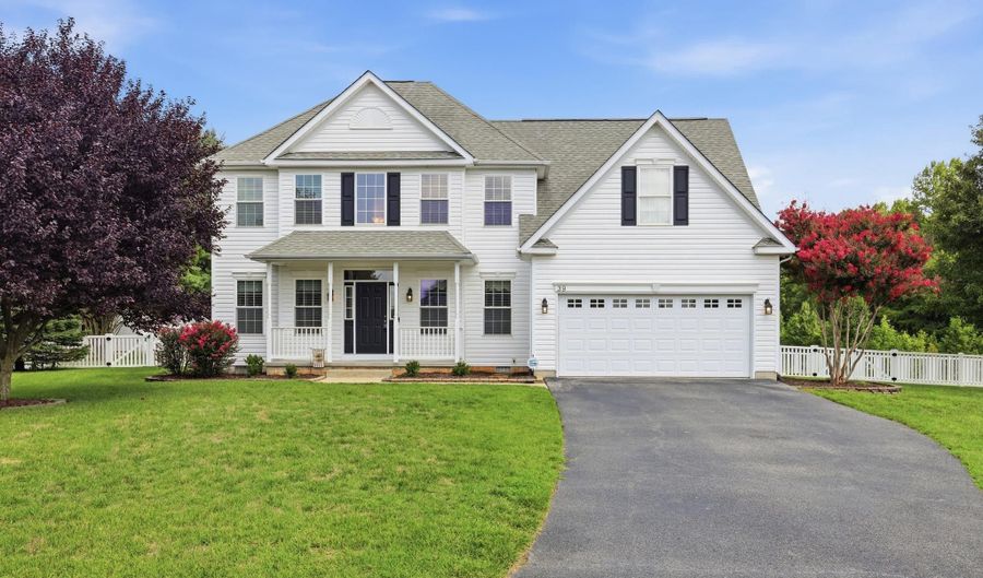 39 LAKSHMAN Ct, Dover, DE 19904 - 4 Beds, 3 Bath