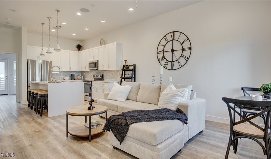 1124 Prospering Creek St, Las Vegas, NV 89135 - 3 Beds, 5 Bath