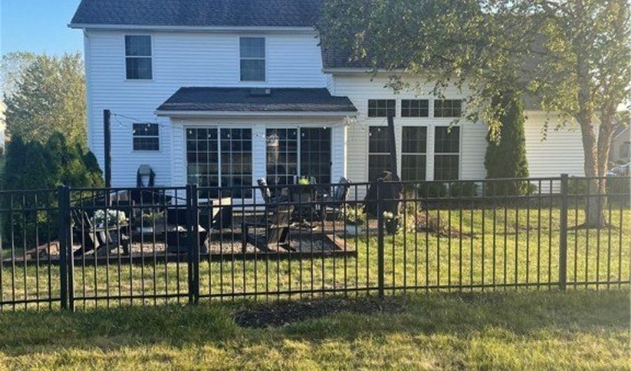 2435 Queensbury Rd, Alliance, OH 44601 - 3 Beds, 3 Bath