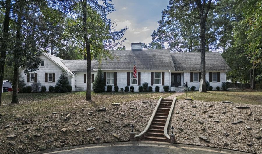 5 Montclair Cir, Arkadelphia, AR 71923 - 5 Beds, 4 Bath
