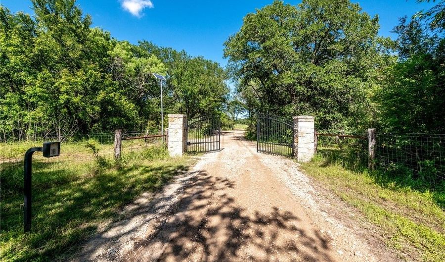 650 Water Tower Rd, Axtell, TX 76624 - 0 Beds, 0 Bath