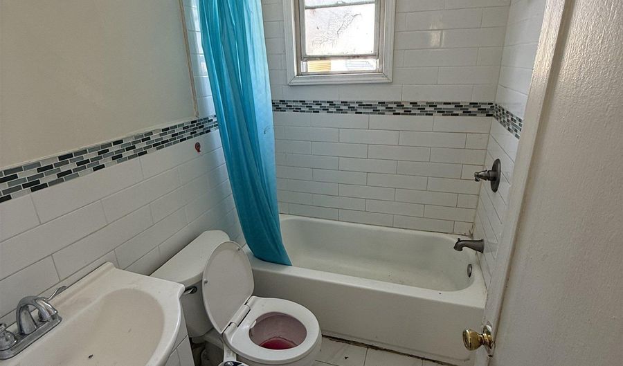 133 W 20TH St, Bayonne, NJ 07002 - 3 Beds, 1 Bath