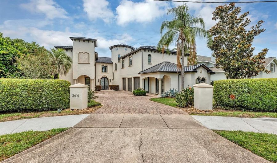 2616 N WESTMORELAND Dr, Orlando, FL 32804 - 5 Beds, 7 Bath