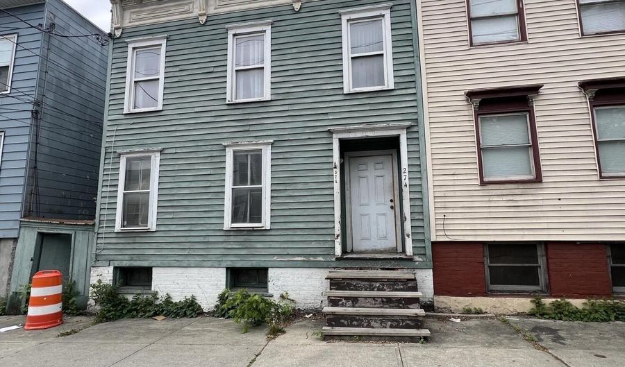 274 Livingston Ave, Albany, NY 12210 - 6 Beds, 2 Bath