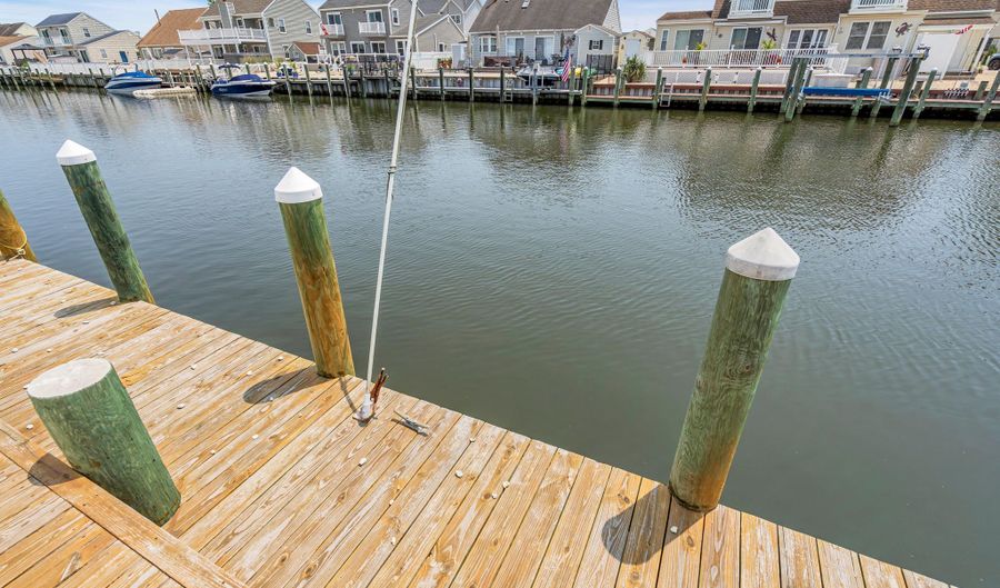 91 Wind Jammer Ct, Bayville, NJ 08721 - 3 Beds, 2 Bath