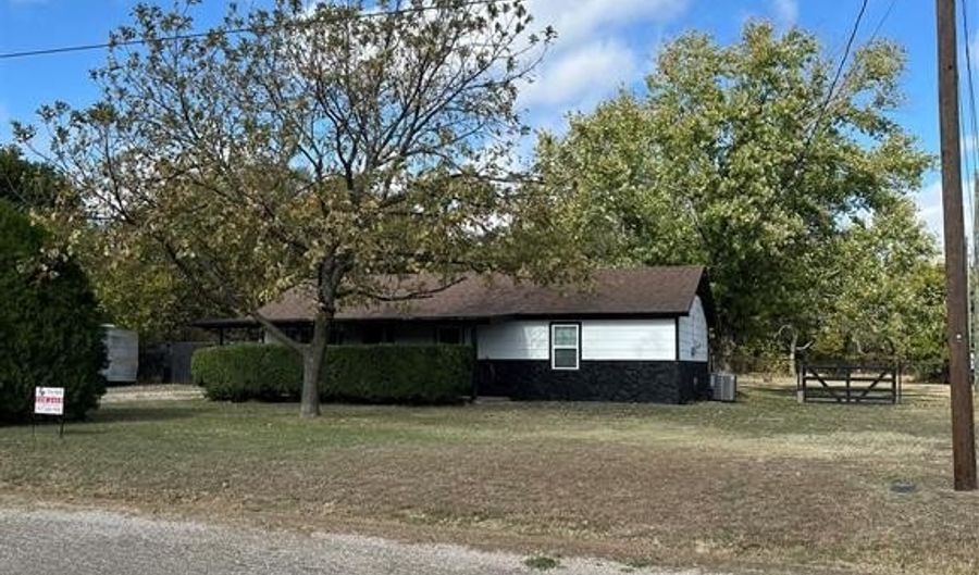 8209 Happy Trl, Alvarado, TX 76009 - 3 Beds, 2 Bath