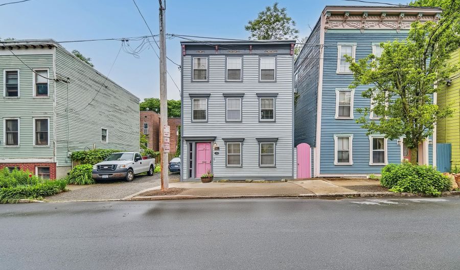 152 Jefferson St, Albany, NY 12210 - 3 Beds, 3 Bath