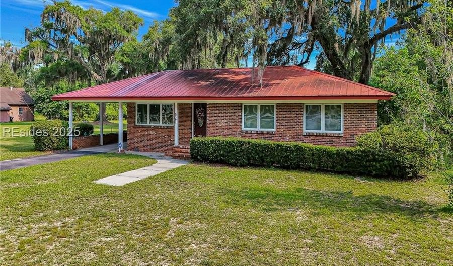 521 May River Rd, Bluffton, SC 29910 - 3 Beds, 2 Bath