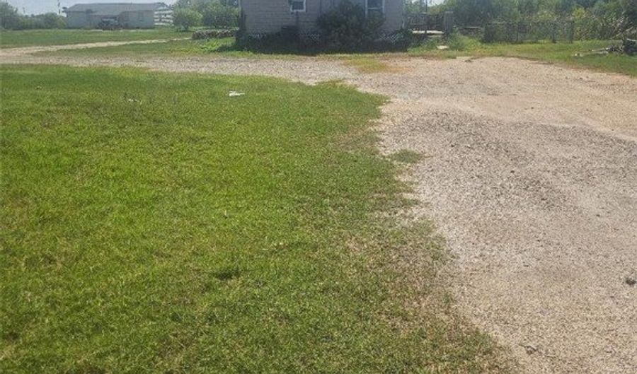 2585 Armstrong, Aransas Pass, TX 78336 - 3 Beds, 2 Bath