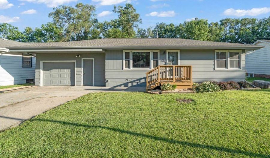 1515 Chance Ct, Adel, IA 50003 - 4 Beds, 2 Bath