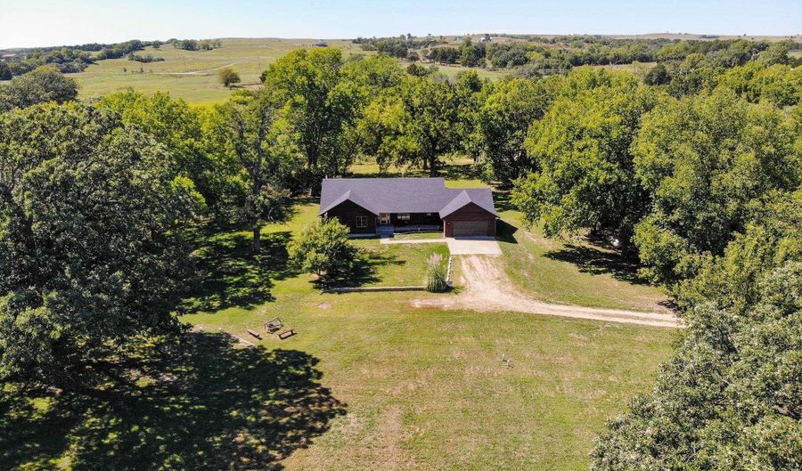 28856 Old K-10 Rd, Alma, KS 66401 - 5 Beds, 4 Bath