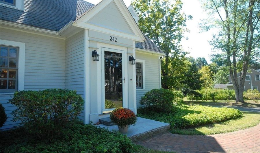 342 Arlington St, Acton, MA 01720 - 4 Beds, 3 Bath