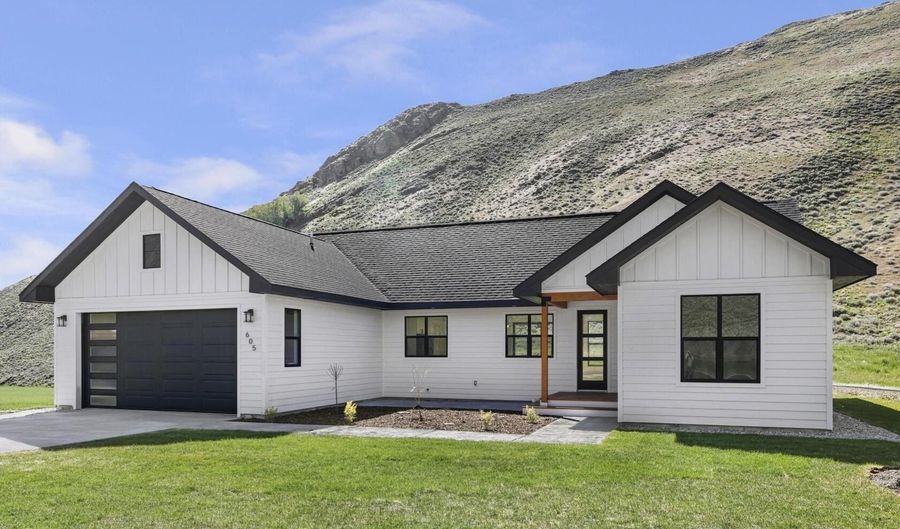605 Rosewood Dr, Bellevue, ID 83313 - 3 Beds, 2 Bath