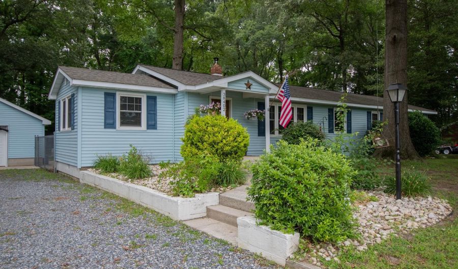 38402 ROBIN HOOD Rd, Delmar, DE 19940 - 3 Beds, 3 Bath
