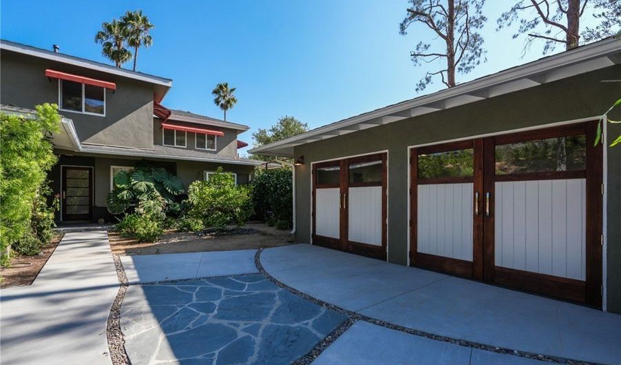 430 Devonwood Rd, Altadena, CA 91001 - 4 Beds, 5 Bath