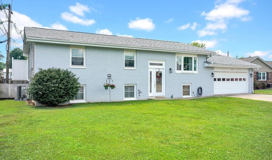 1803 Linwood Dr, Bedford, IN 47421 - 4 Beds, 3 Bath