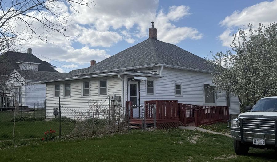 715 Central Ave, Auburn, NE 68305 - 3 Beds, 2 Bath