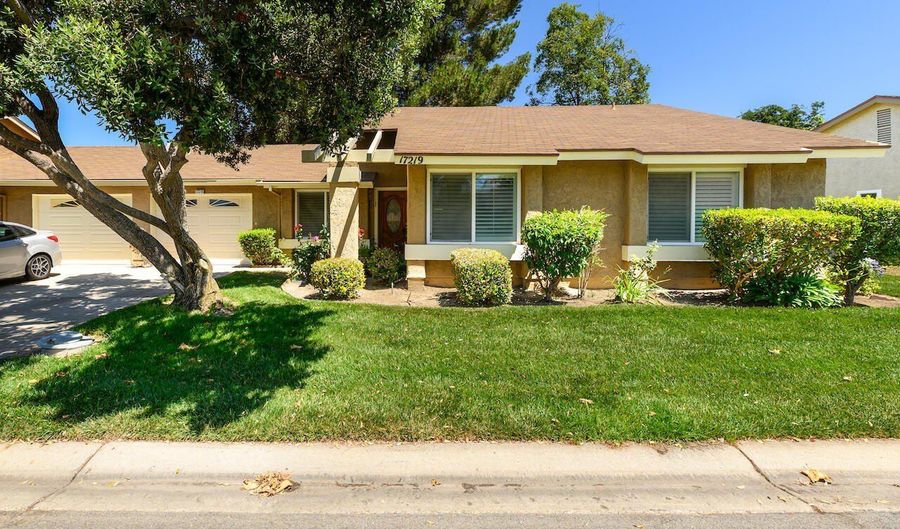 17219 Village 17, Camarillo, CA 93012 - 2 Beds, 2 Bath