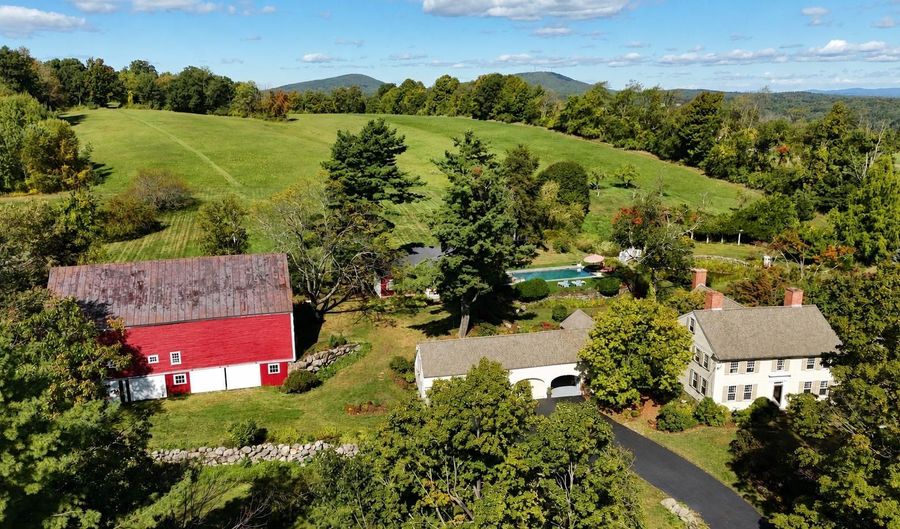 89 Chestnut Hill Rd, Amherst, NH 03031 - 4 Beds, 5 Bath