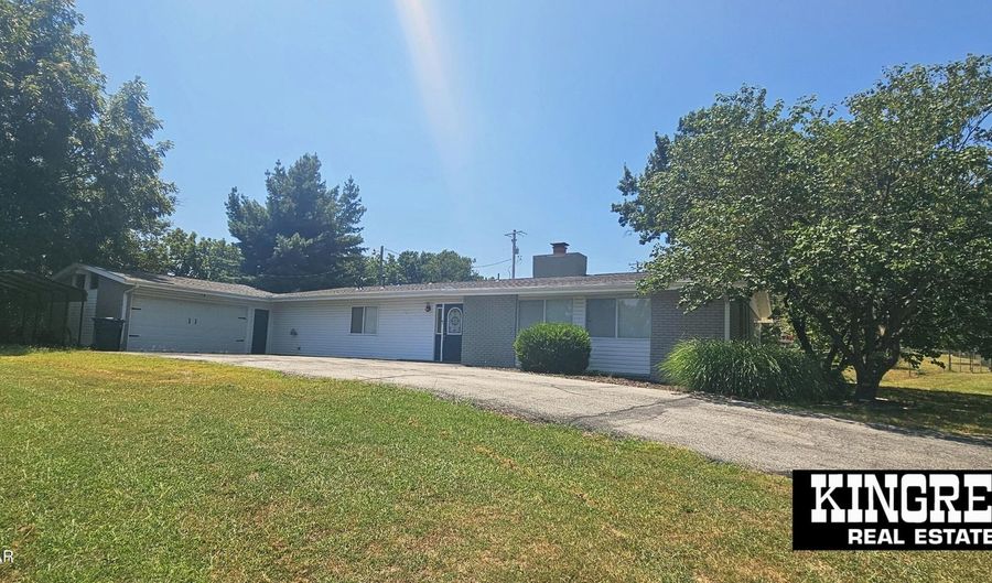 861 Oak Crst, Baxter Springs, KS 66713 - 4 Beds, 2 Bath