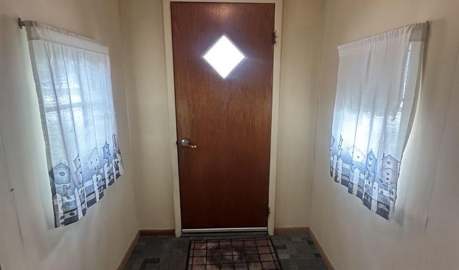 65 13 Ave W, Albia, IA 52531 - 2 Beds, 1 Bath