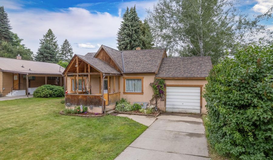 6758 El Paso St, Bonners Ferry, ID 83805 - 2 Beds, 2 Bath