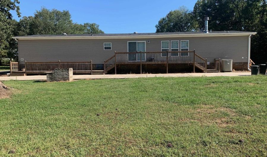 21651 Holt Rd, Athens, AL 35613 - 4 Beds, 3 Bath