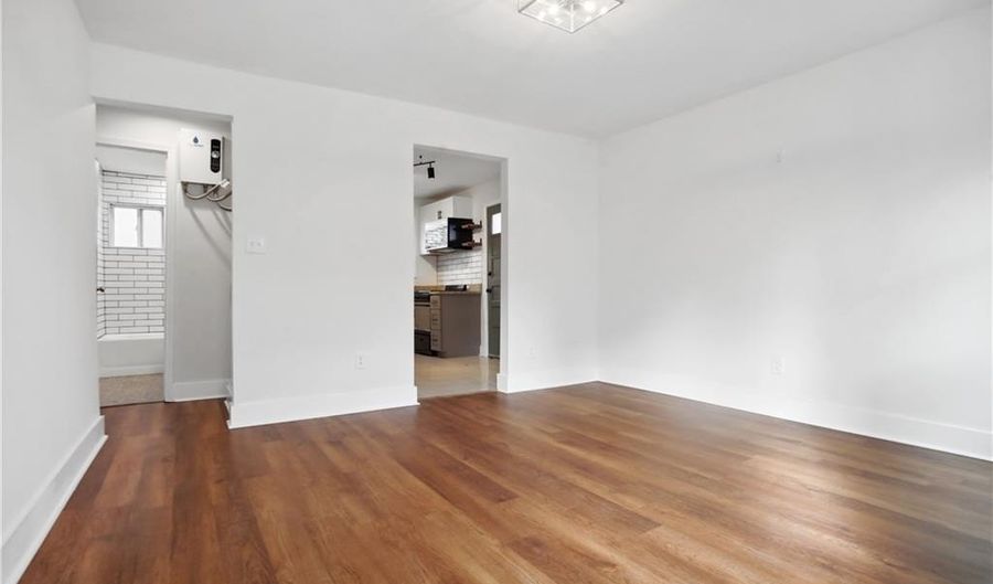 782 Dixie Ave NE 5, Atlanta, GA 30307 - 2 Beds, 1 Bath