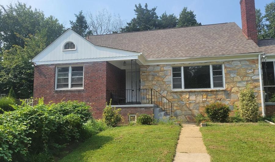 2250 N QUANTICO St, Arlington, VA 22205 - 5 Beds, 4 Bath